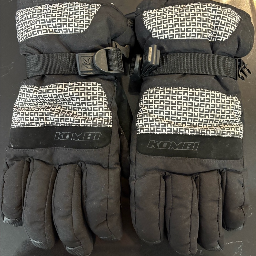 Kombi Black and White Winter Gloves